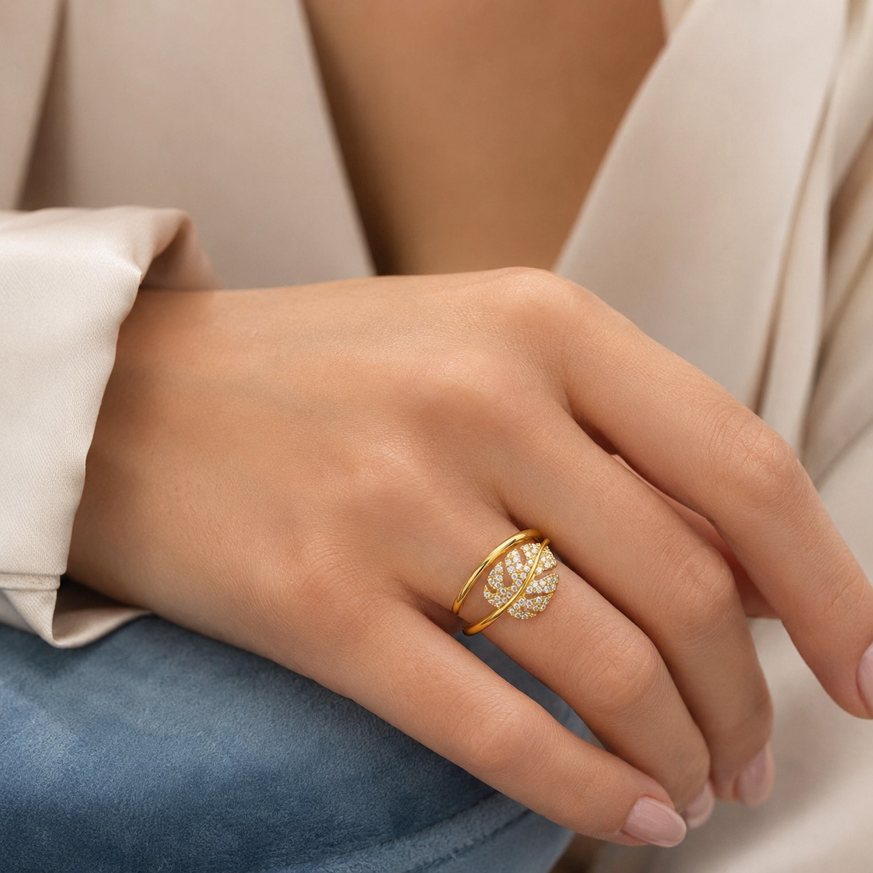 Bague Dorée Réglable Feuille | Strass Brillants
