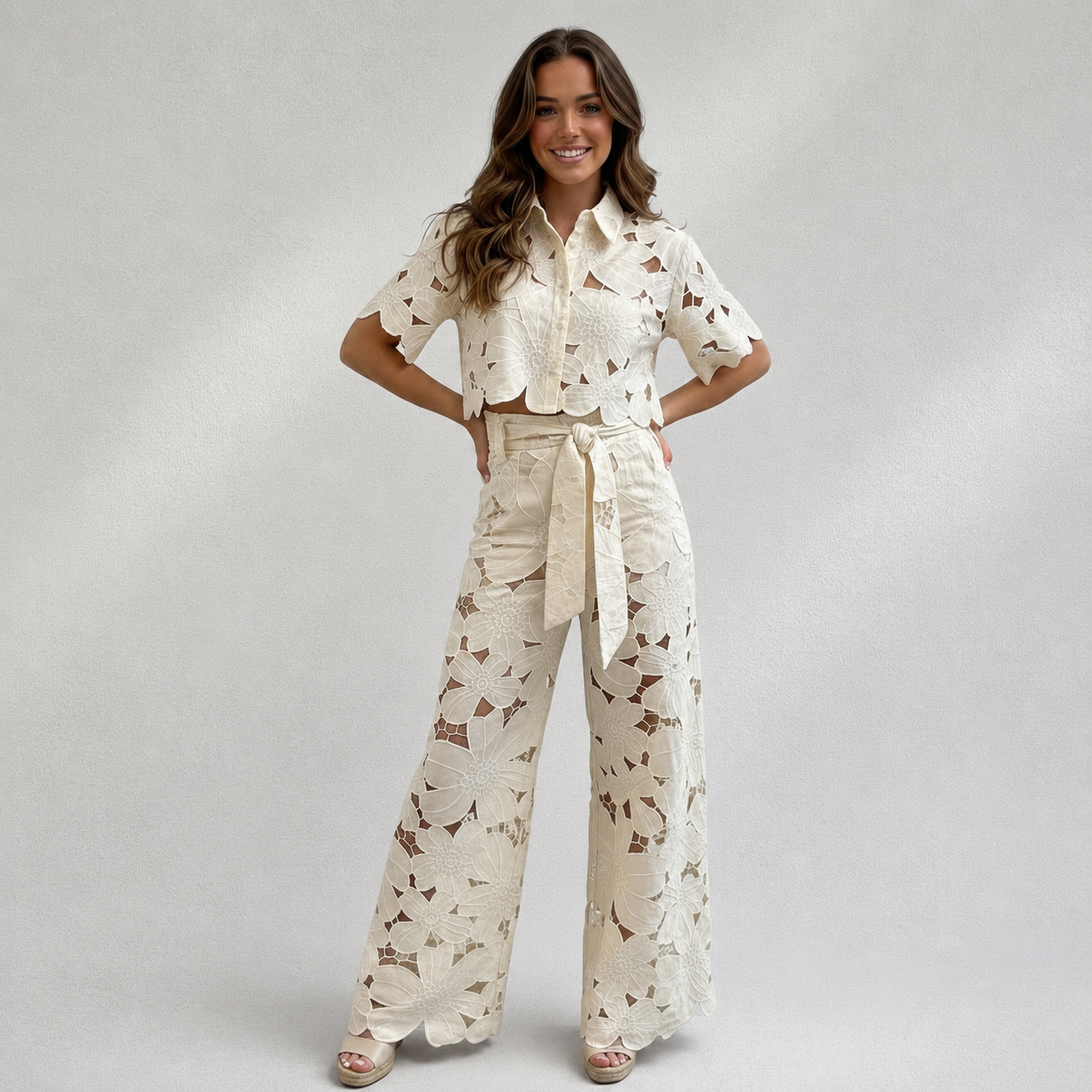 Ensemble femme 2 pièces ajouré blanc avec haut col chemise et pantalon large