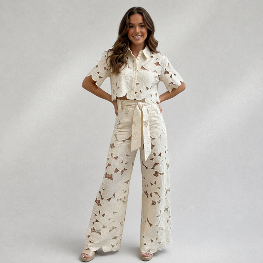 Ensemble femme 2 pièces ajouré blanc avec haut col chemise et pantalon large