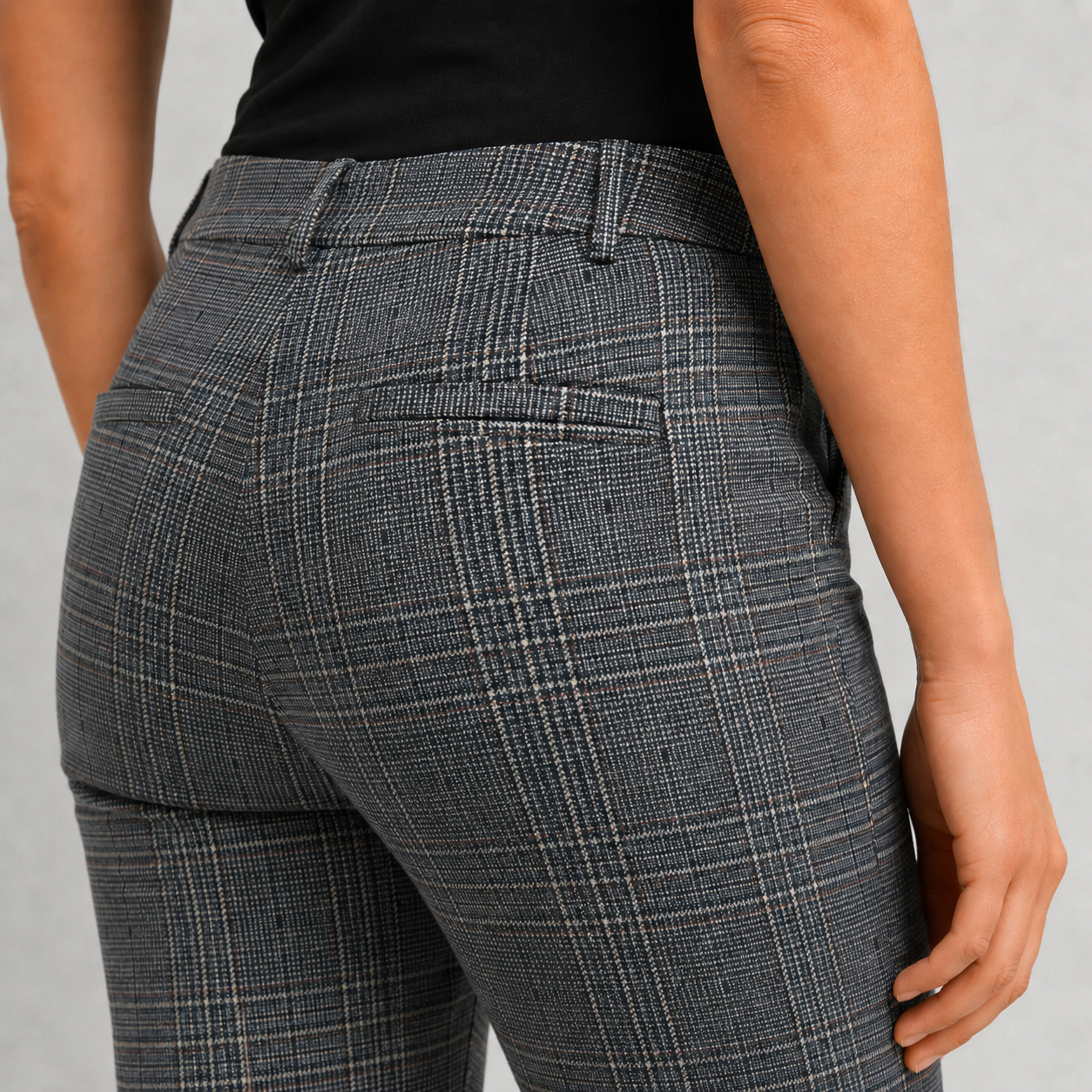 Pantalon femme à carreaux bleu marine, coupe tailleur – River Woods – Neuf avec étiquette