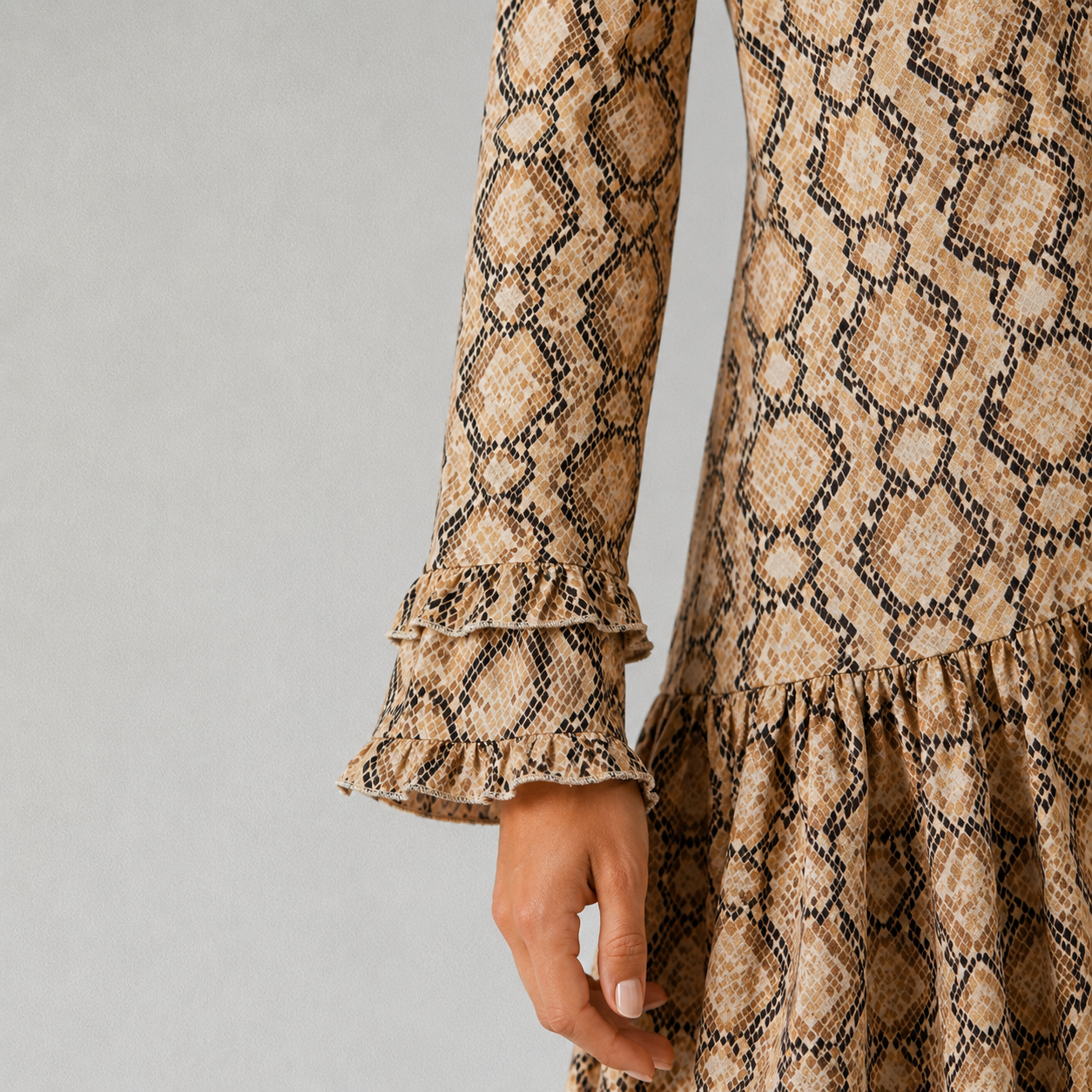 Robe Tunique Femme Imprimé Python à Volants | Rough Studios Ruvafashion